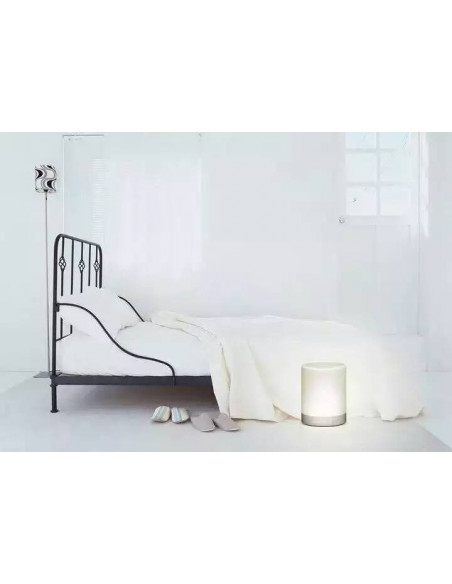 Kolorowa lampka LED z głośnikiem Bluetooth